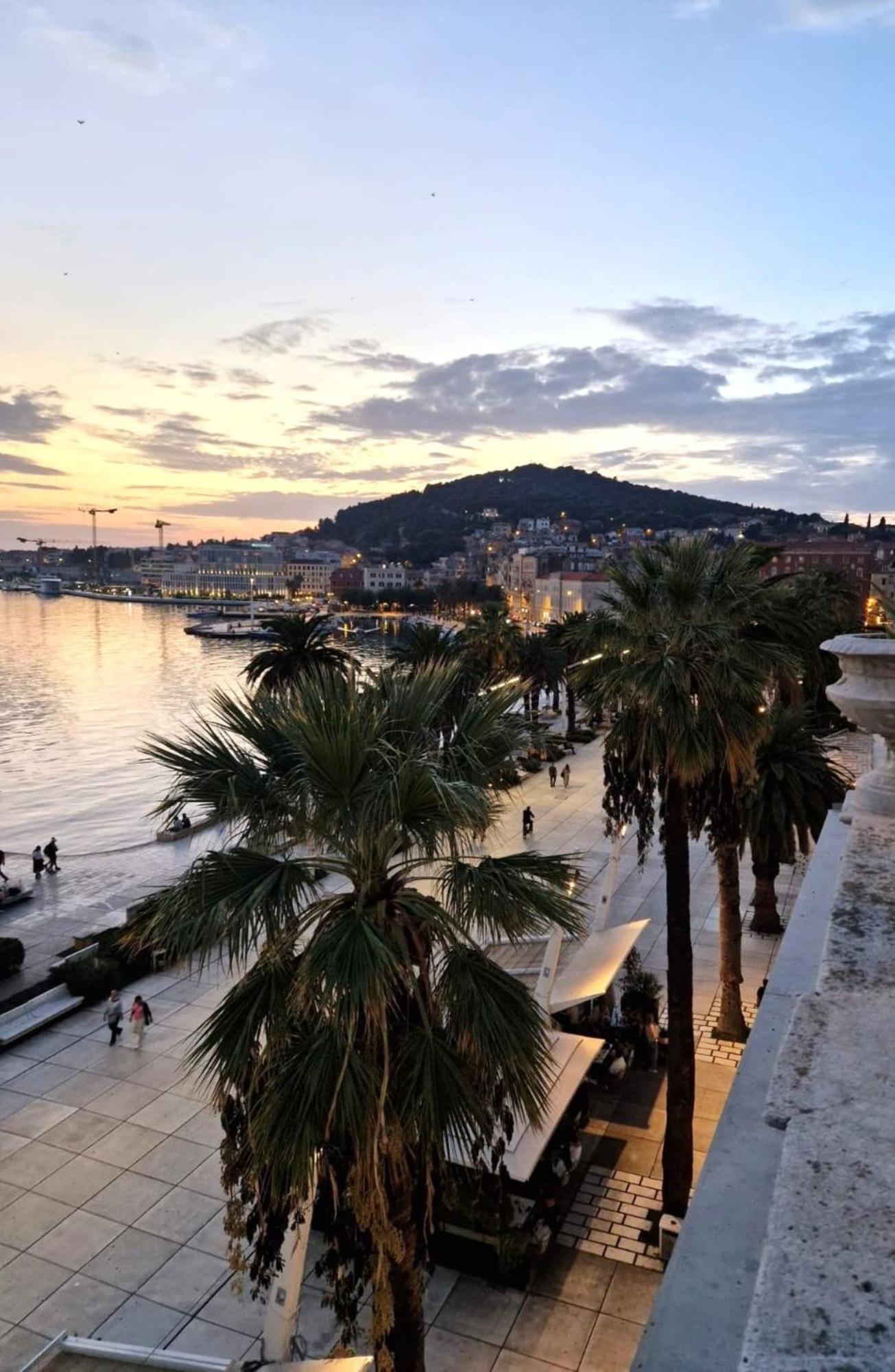 Riva Luxury Suites Split Exteriör bild