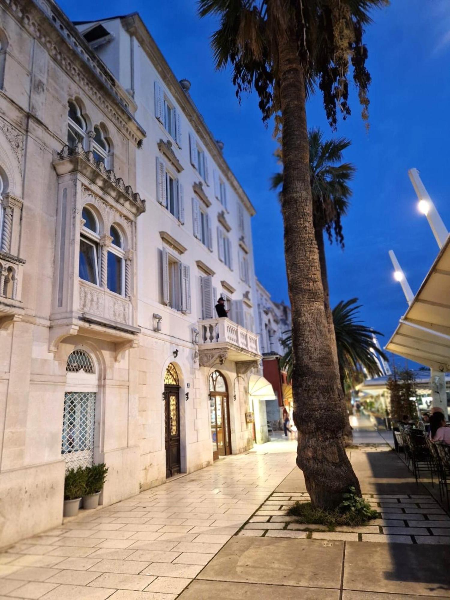 Riva Luxury Suites Split Exteriör bild