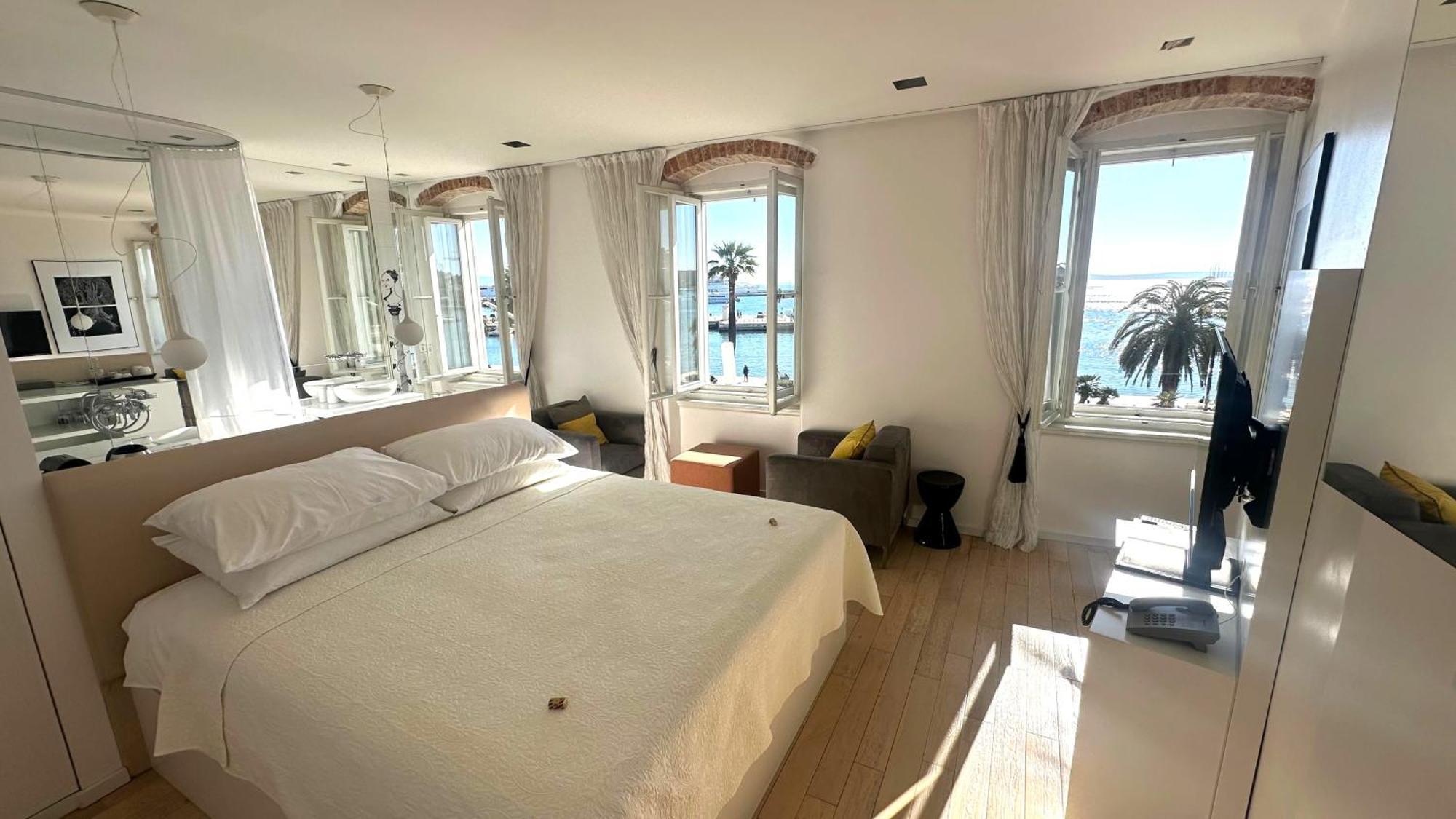 Riva Luxury Suites Split Exteriör bild