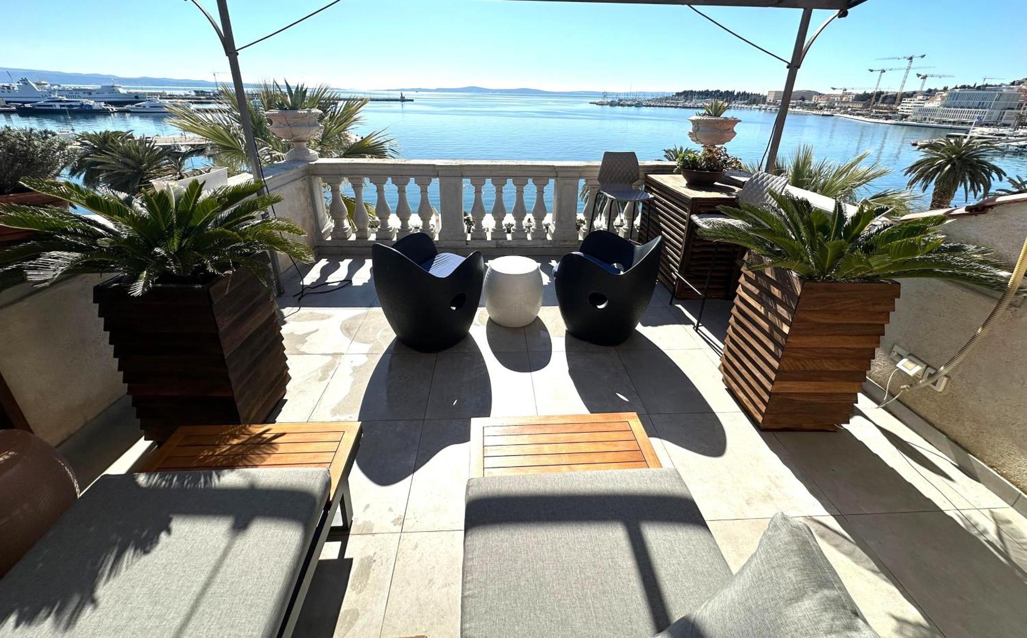 Riva Luxury Suites Split Exteriör bild